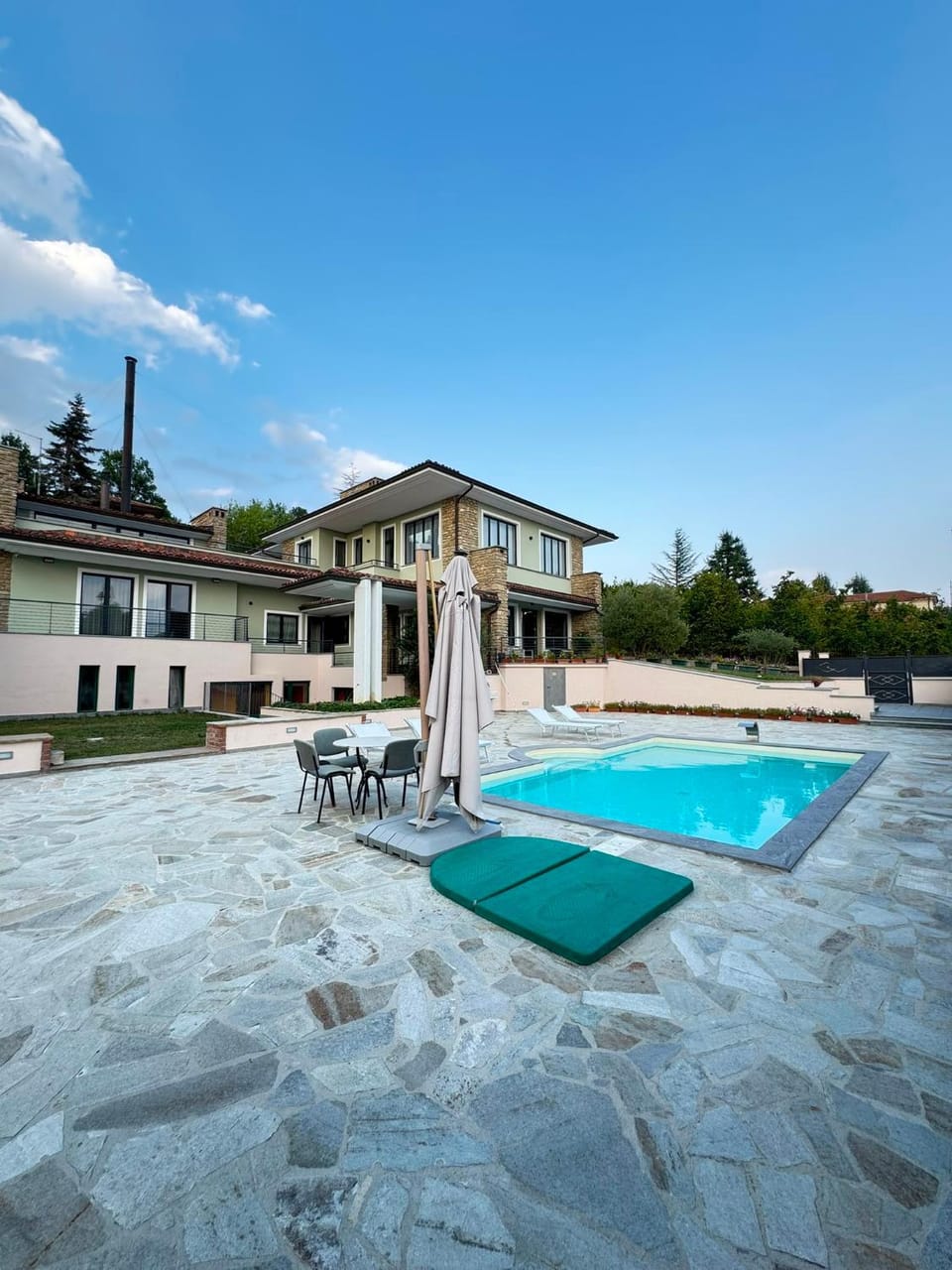 Pool view, Swimming pool