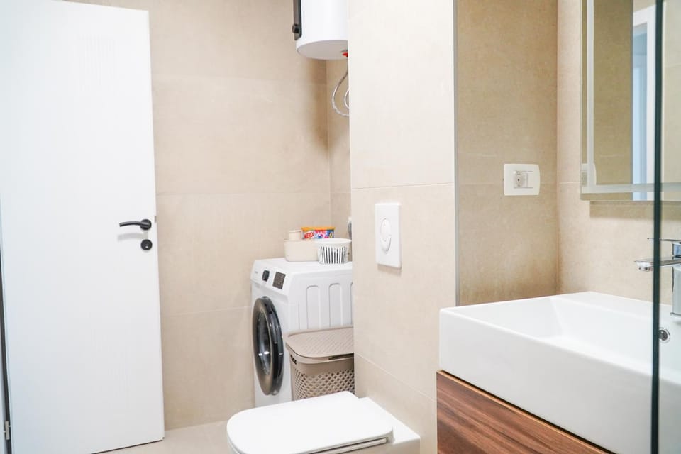 Toilet, Bathroom, washing machine