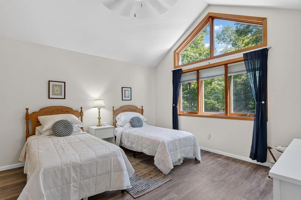 Dog Friendly Home in Sturgeon Bay with fire pit House in Door County