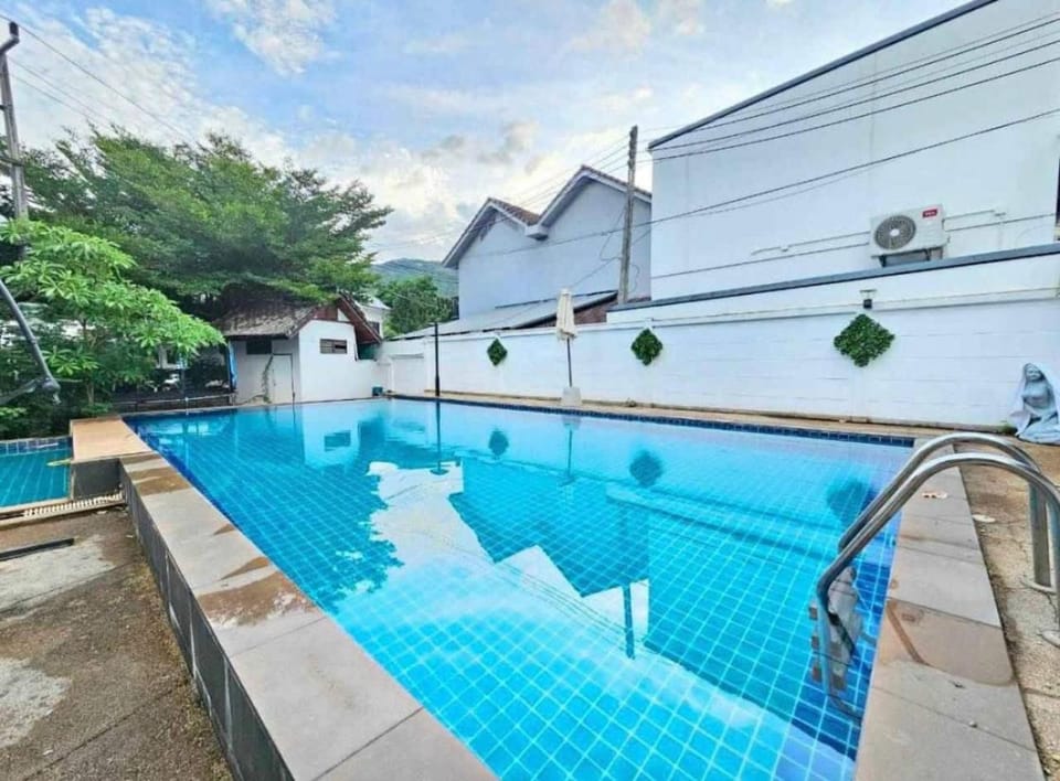 Stylish Home in Chaweng 3 Bedrooms, shared Pool House in Ko Samui