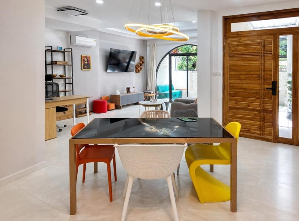 Stylish Home in Chaweng 3 Bedrooms, shared Pool House in Ko Samui