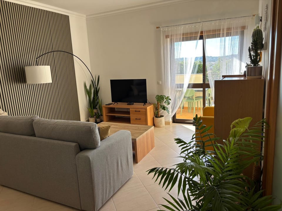 TV and multimedia, Living room, Seating area, Evening entertainment