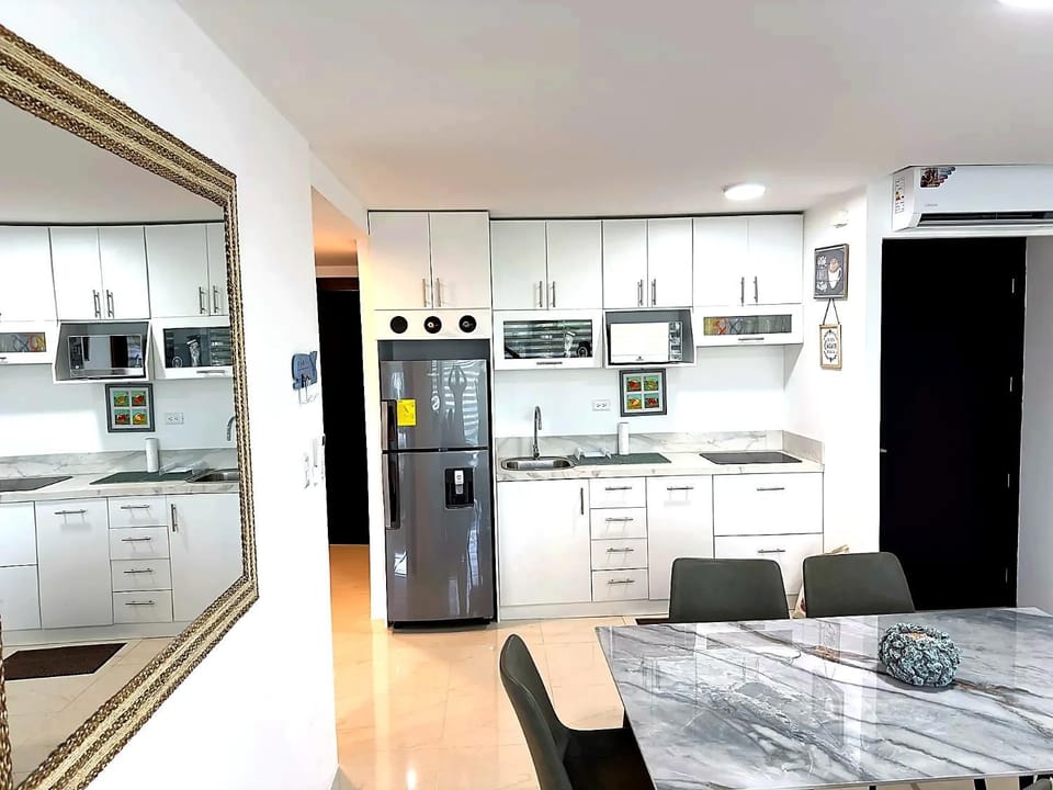 Kitchen or kitchenette, Dining area, dishwasher, minibar, toaster