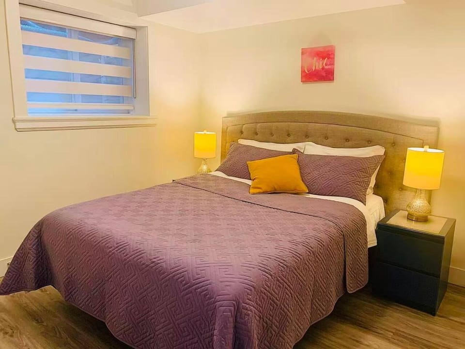 Surrey 2BR Retreat with Free Parking Near Bose Forest Park House in Surrey