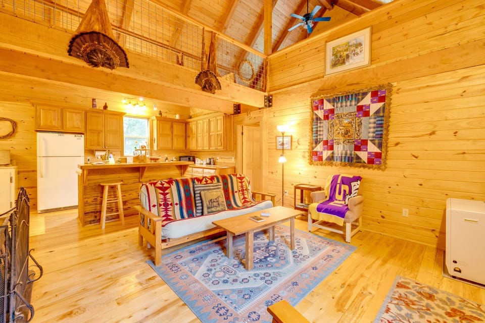 Gateway to Denali! Talkeetna Cabin 5 Mi to Dtwn Cabin in Talkeetna