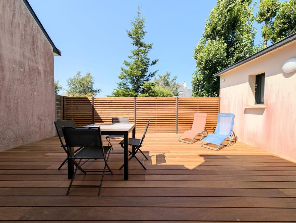Patio, Dining area