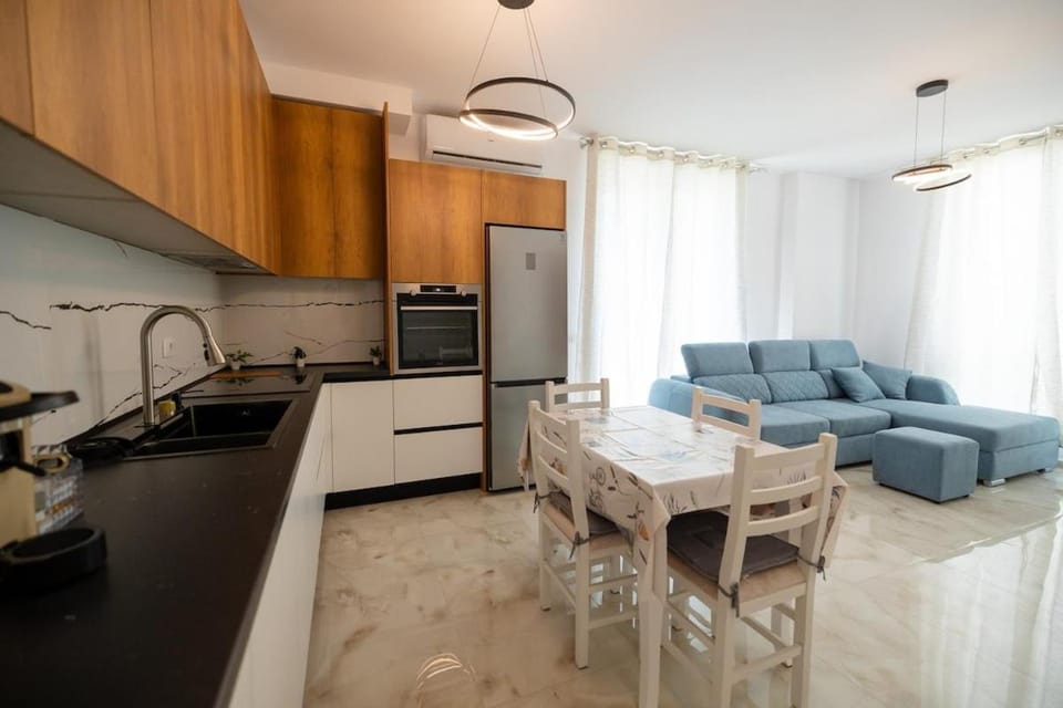 NEW Apartment - Garage - 500m from Vlora Promenade Apartment in Vlorë
