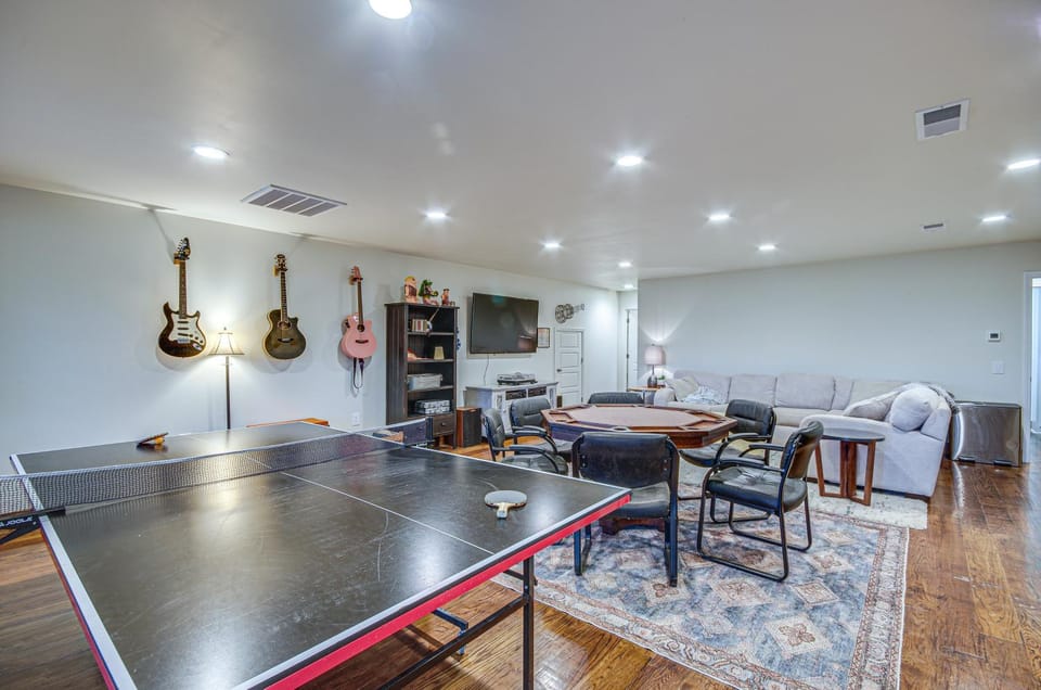 Waterfront Home w/ 3 Decks, Fire Pits and Hot Tub! House in Mississippi