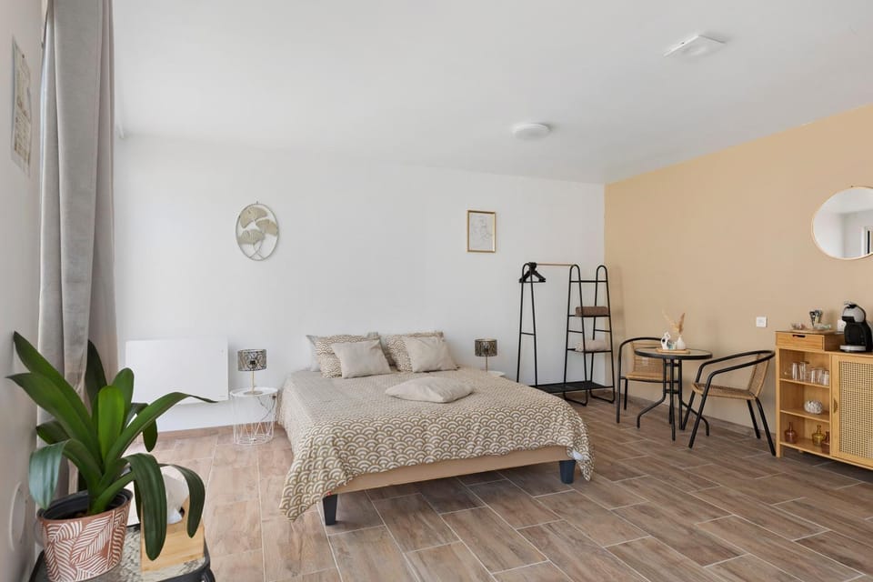 Living room, Bedroom