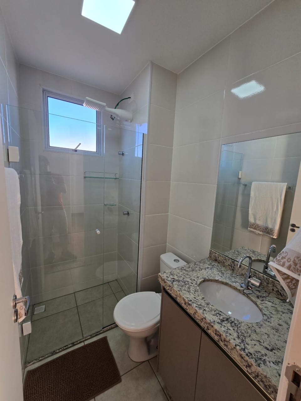 Apartamento novinho com piscina perto do Parque do Peão Apartment in Barretos