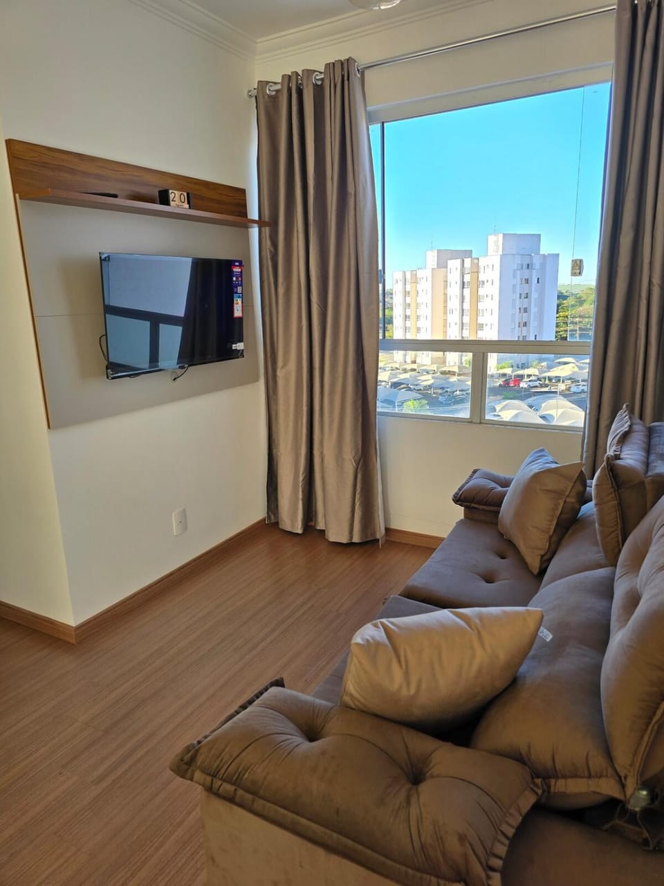 Apartamento novinho com piscina perto do Parque do Peão Apartment in Barretos