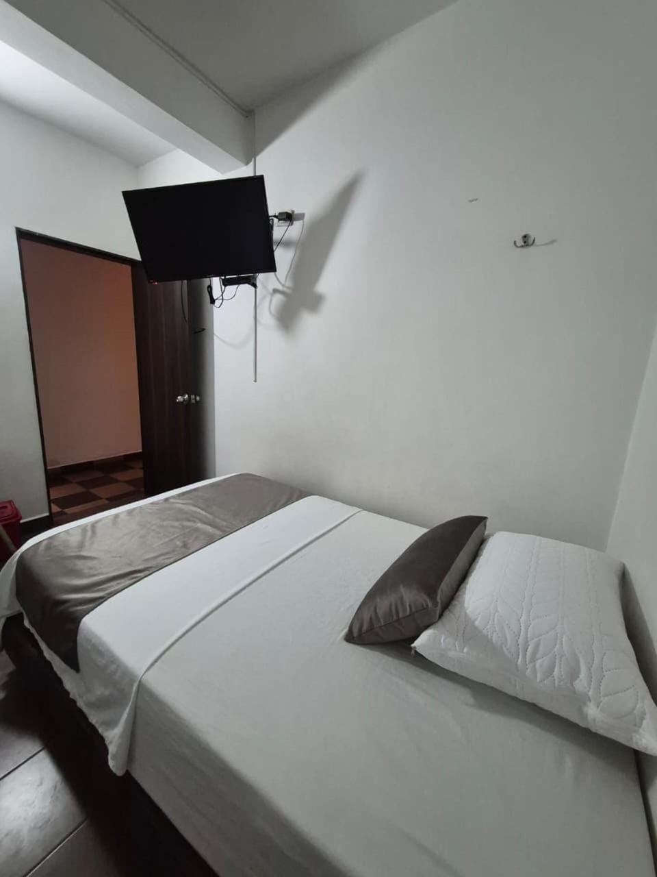 Communal lounge/ TV room, Bed, Photo of the whole room, Bedroom