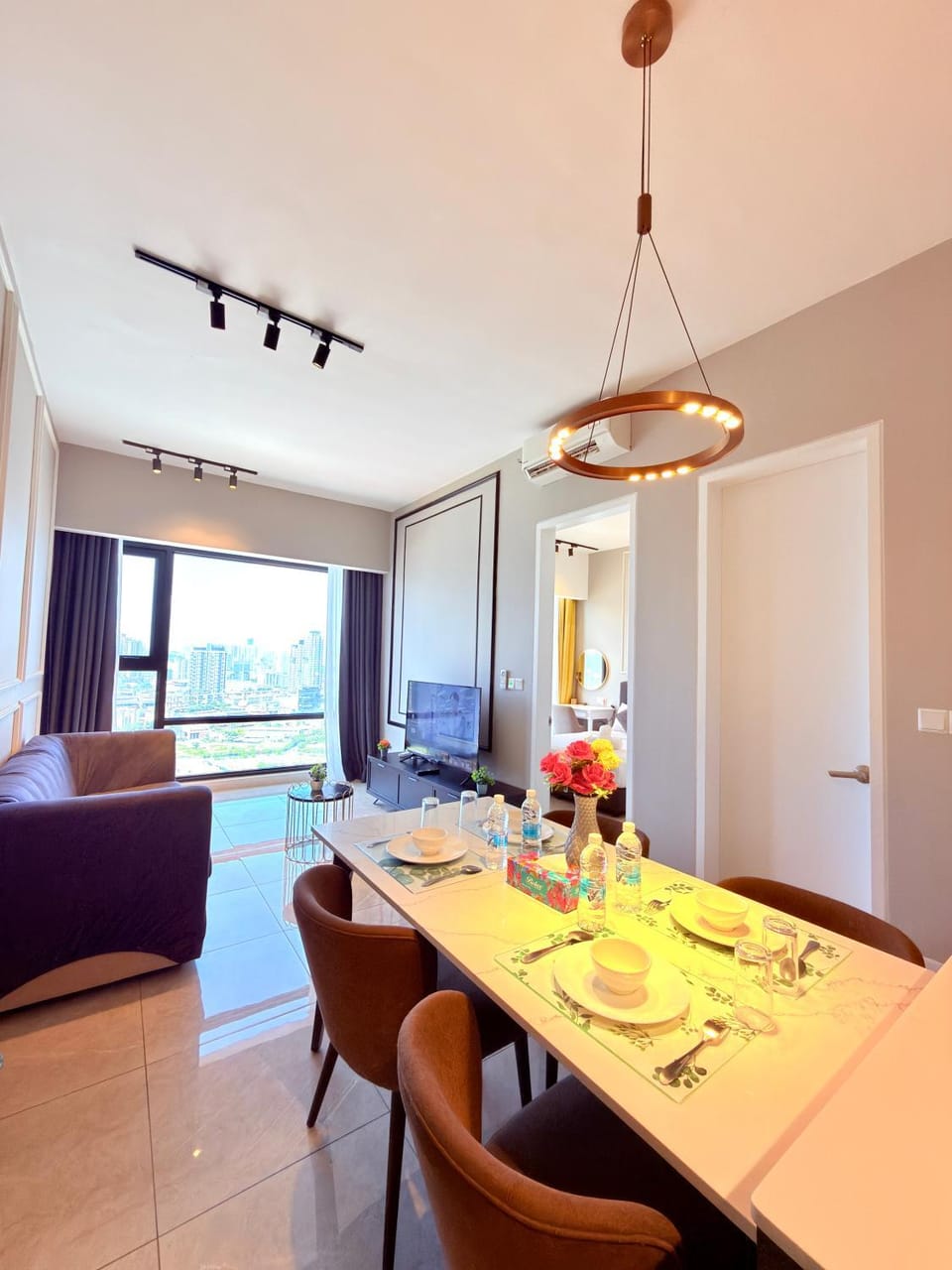 TV and multimedia, Living room, Food and drinks, Seating area, Dining area, Food
