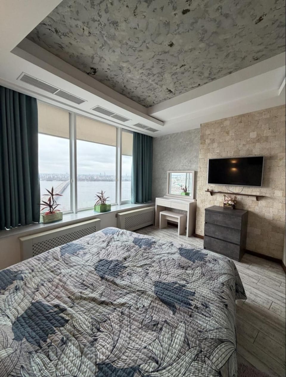 Мост сити апартаменты 2 кв вид река Apartment in Dnipro