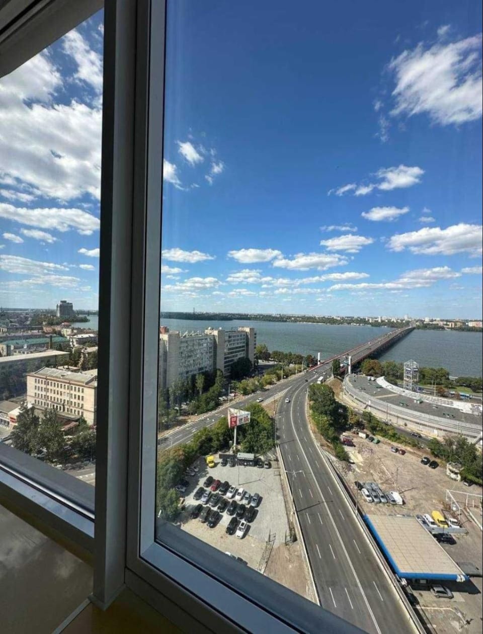 Мост сити апартаменты 2 кв вид река Apartment in Dnipro