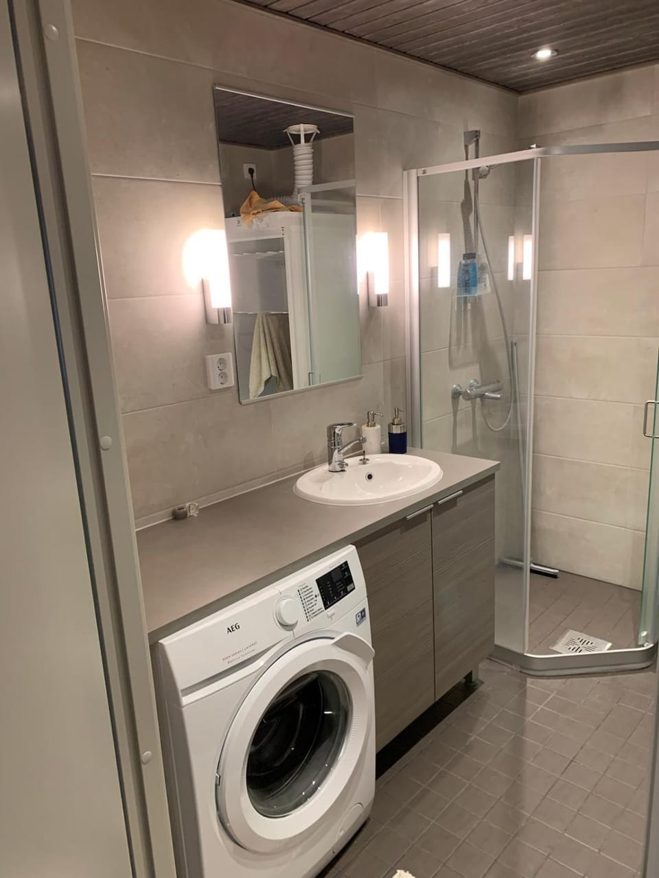 Shower, washing machine
