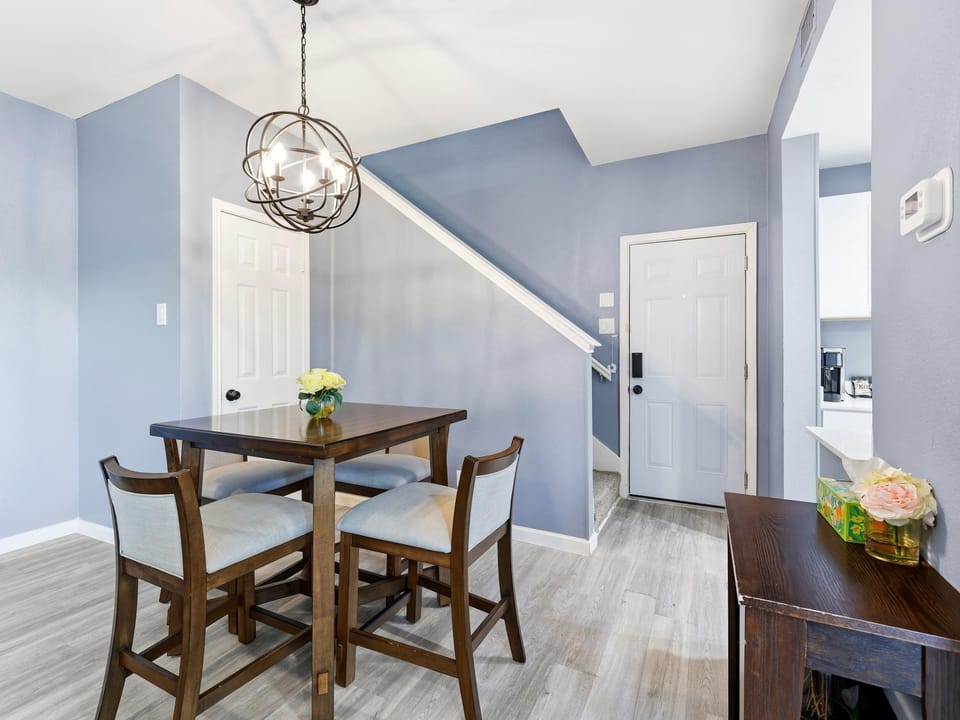 Forest Loft Condo - 1 bed-1bath House in Dallas