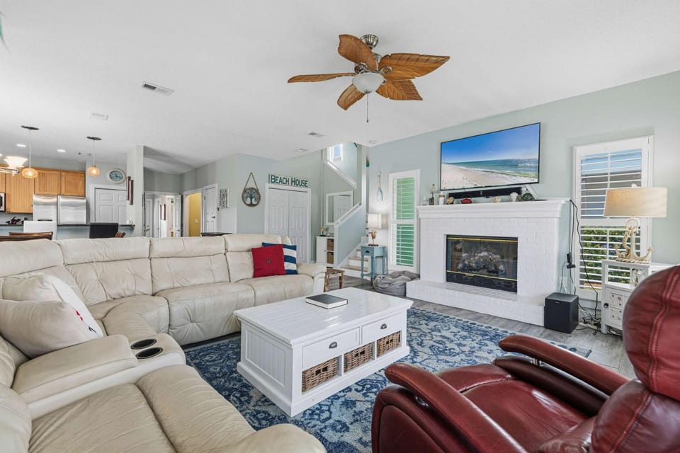Gorgeous dog-friendly home with private pool & close to everything House in South Walton County