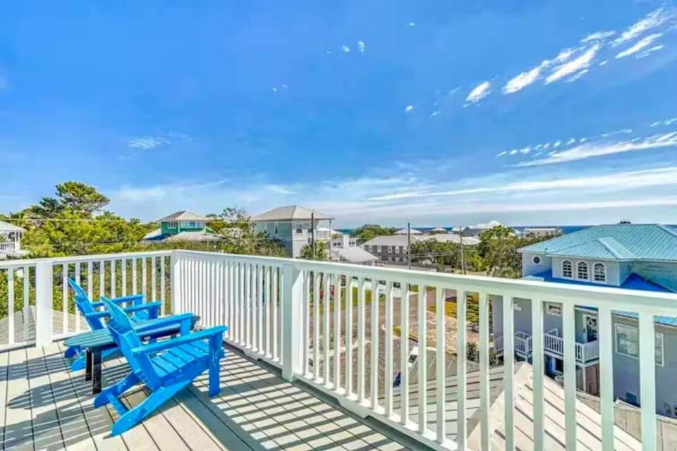 Gorgeous dog-friendly home with private pool & close to everything House in South Walton County