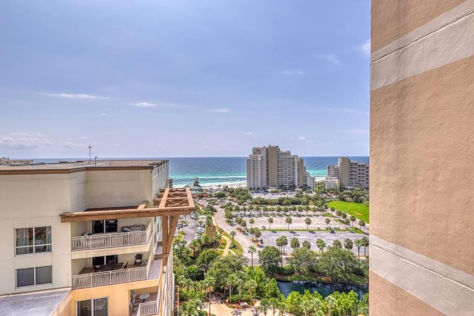 Resort condo with gulf view corner balcony and shared pool hot tub beach access House in Miramar Beach