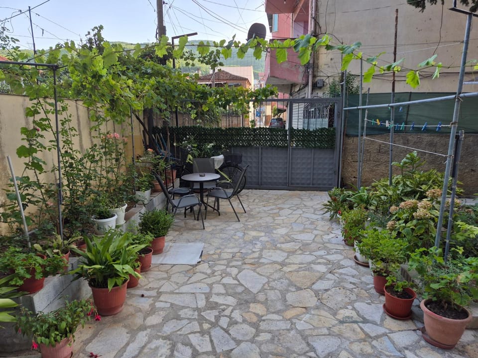 Day, Garden