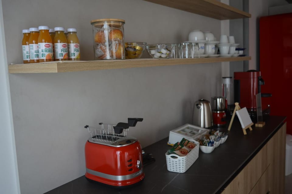 Coffee/tea facilities, Food and drinks, toaster