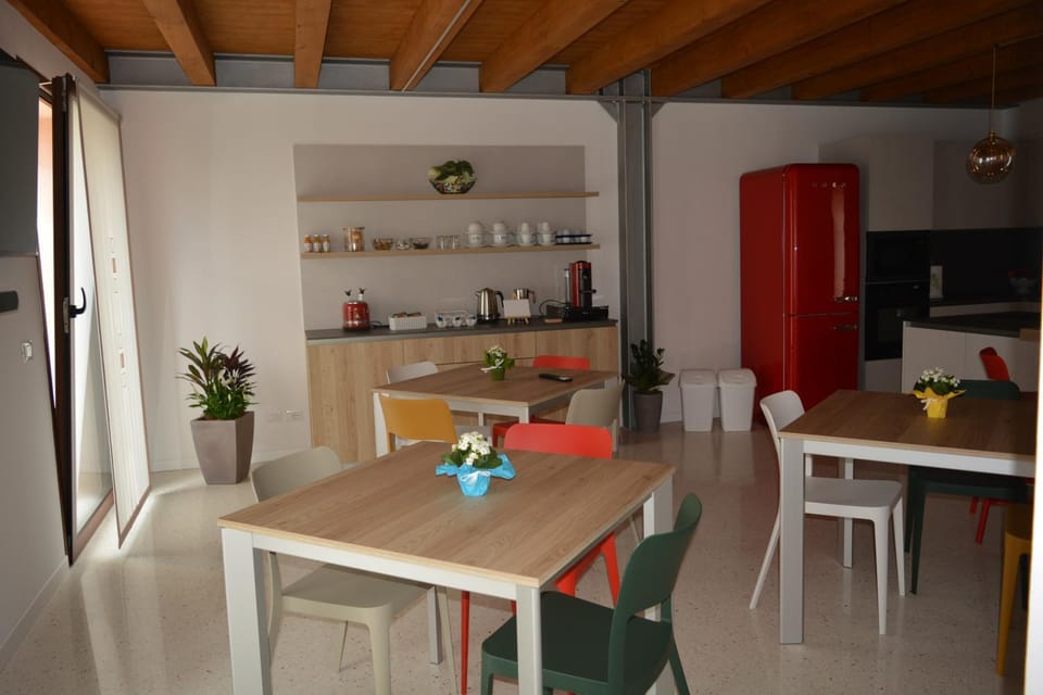 Communal lounge/ TV room, Breakfast