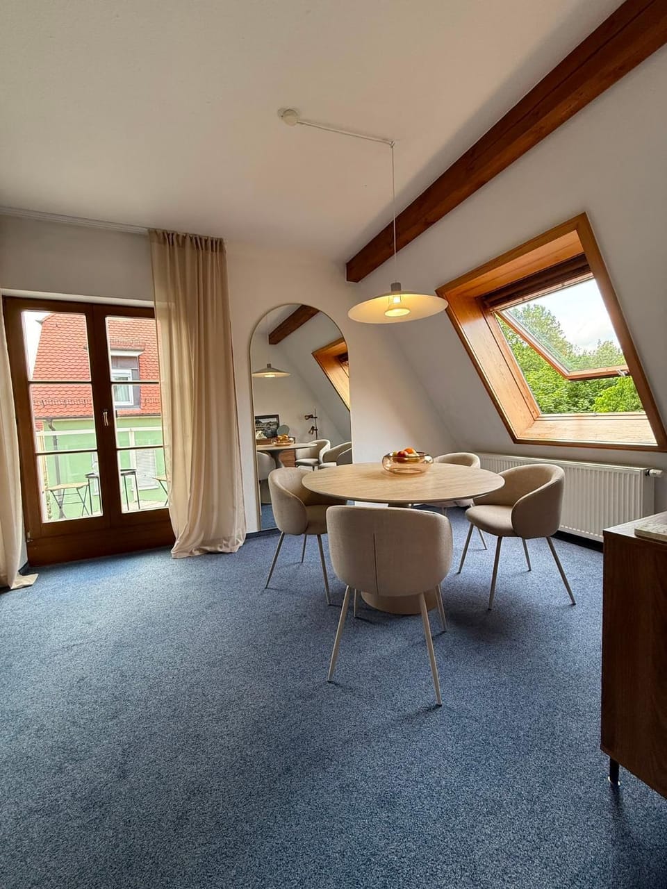Living room, Seating area, Dining area