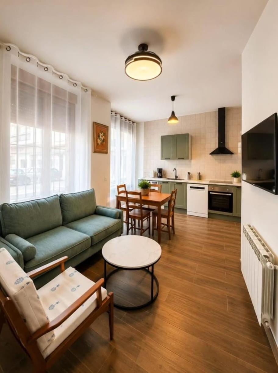 TV and multimedia, Kitchen or kitchenette, Living room, Seating area, Dining area, pet friendly, stove