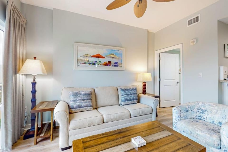 Luxe Luau condo with on-site pool golf & marina - steps to beach House in Miramar Beach