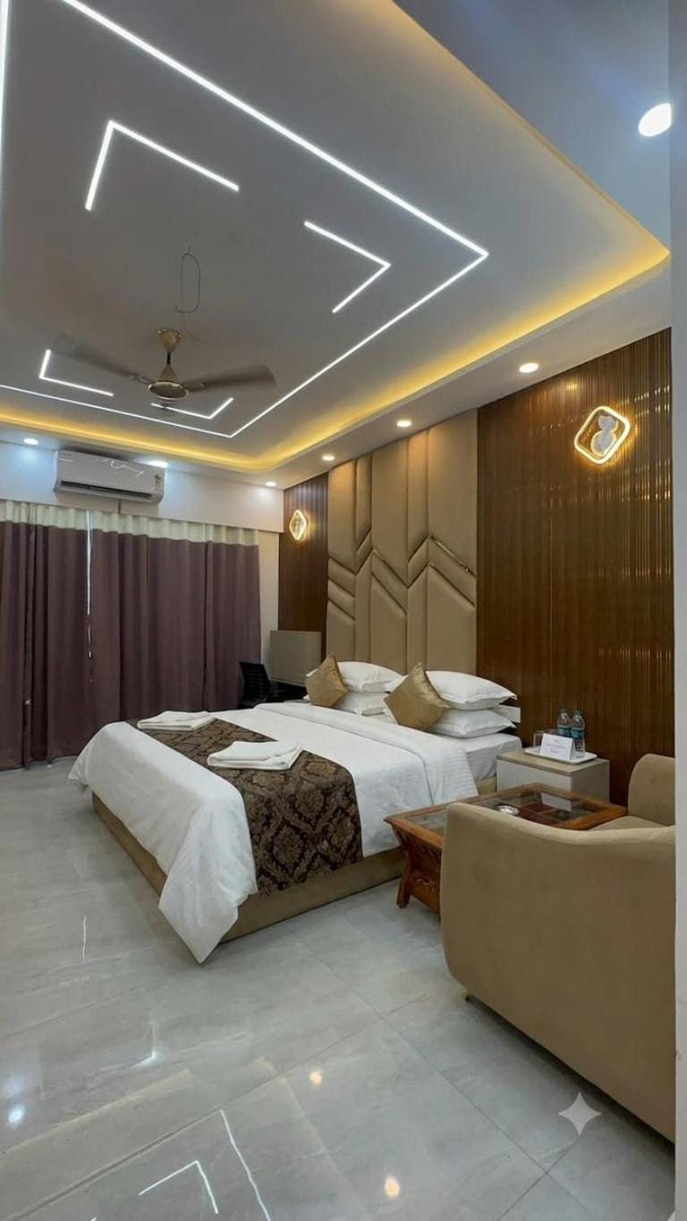 V studio Vacation rental in Noida