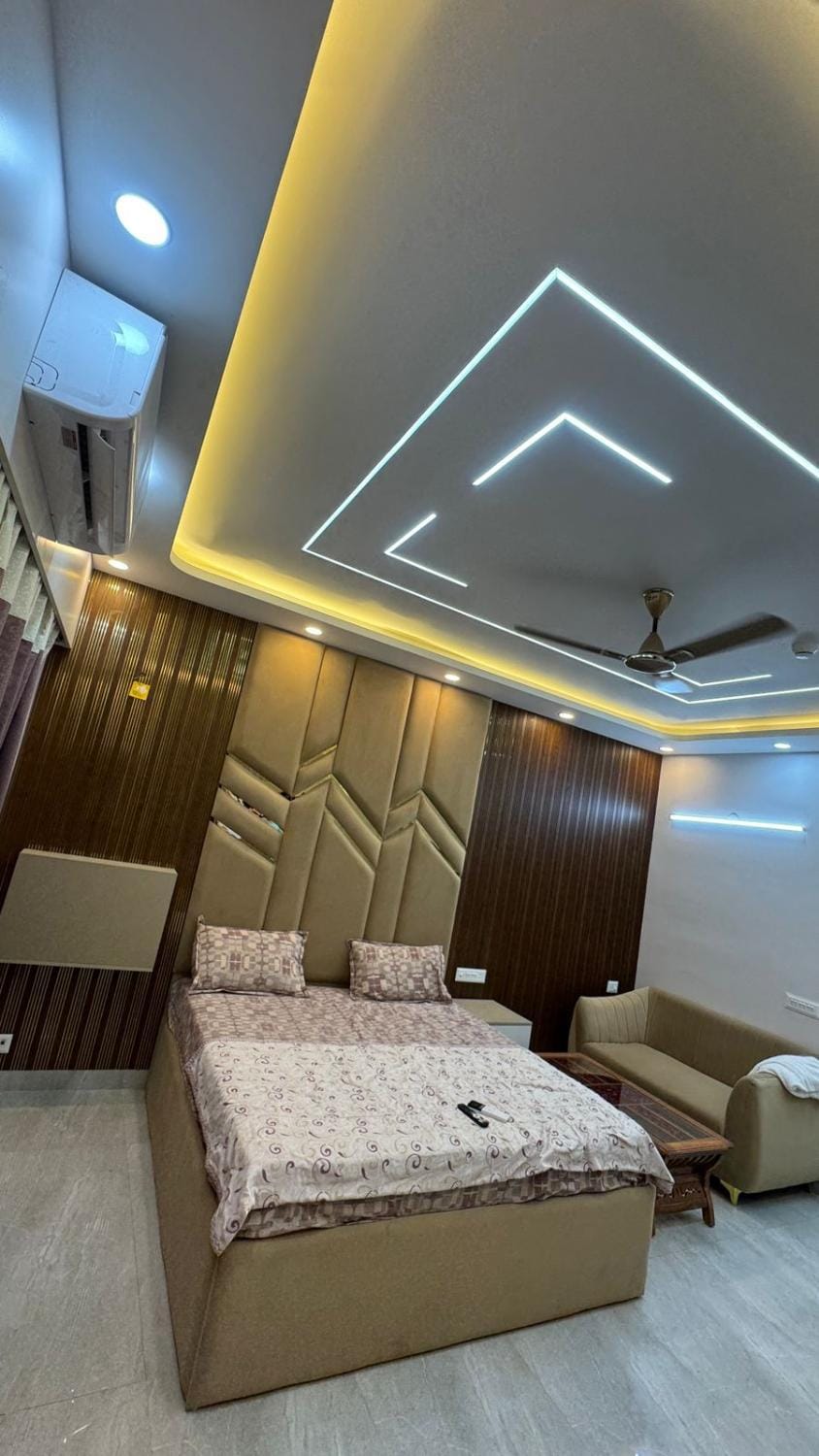 V studio Vacation rental in Noida