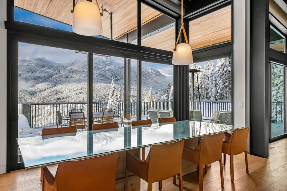 Chalet La Forja - Ski in Ski out Kadenwood Estate House in Whistler
