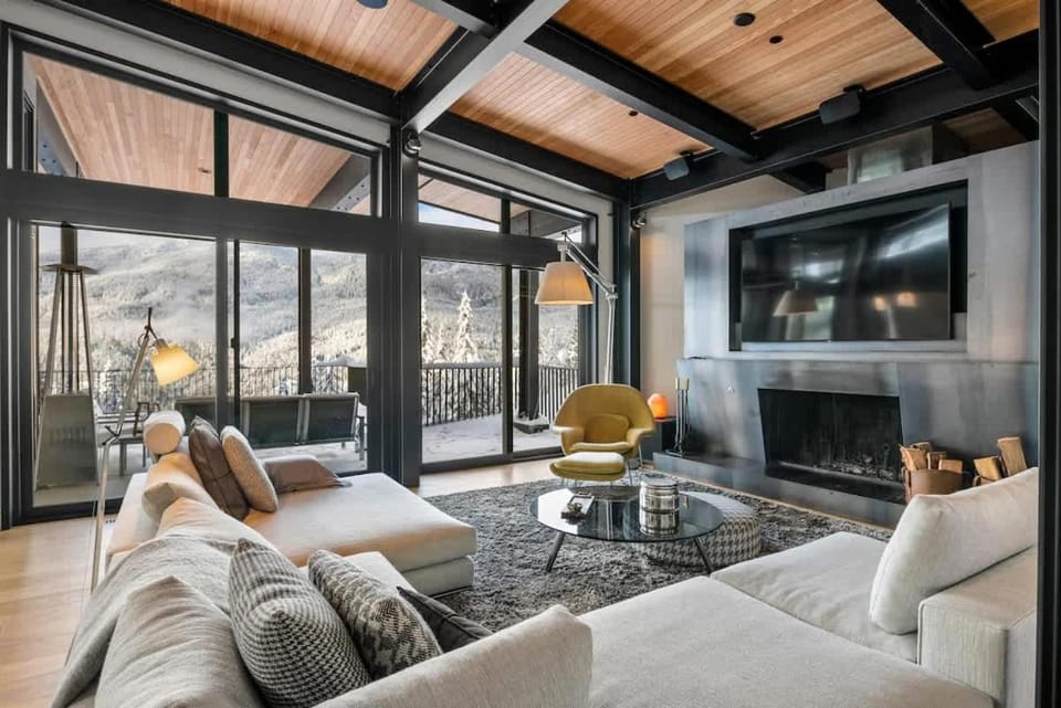 Chalet La Forja - Ski in Ski out Kadenwood Estate House in Whistler