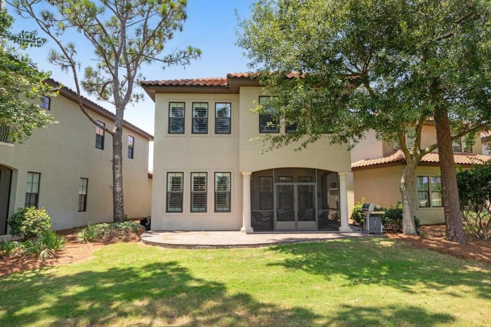 Villa Lago - Emerald Isle House in Miramar Beach