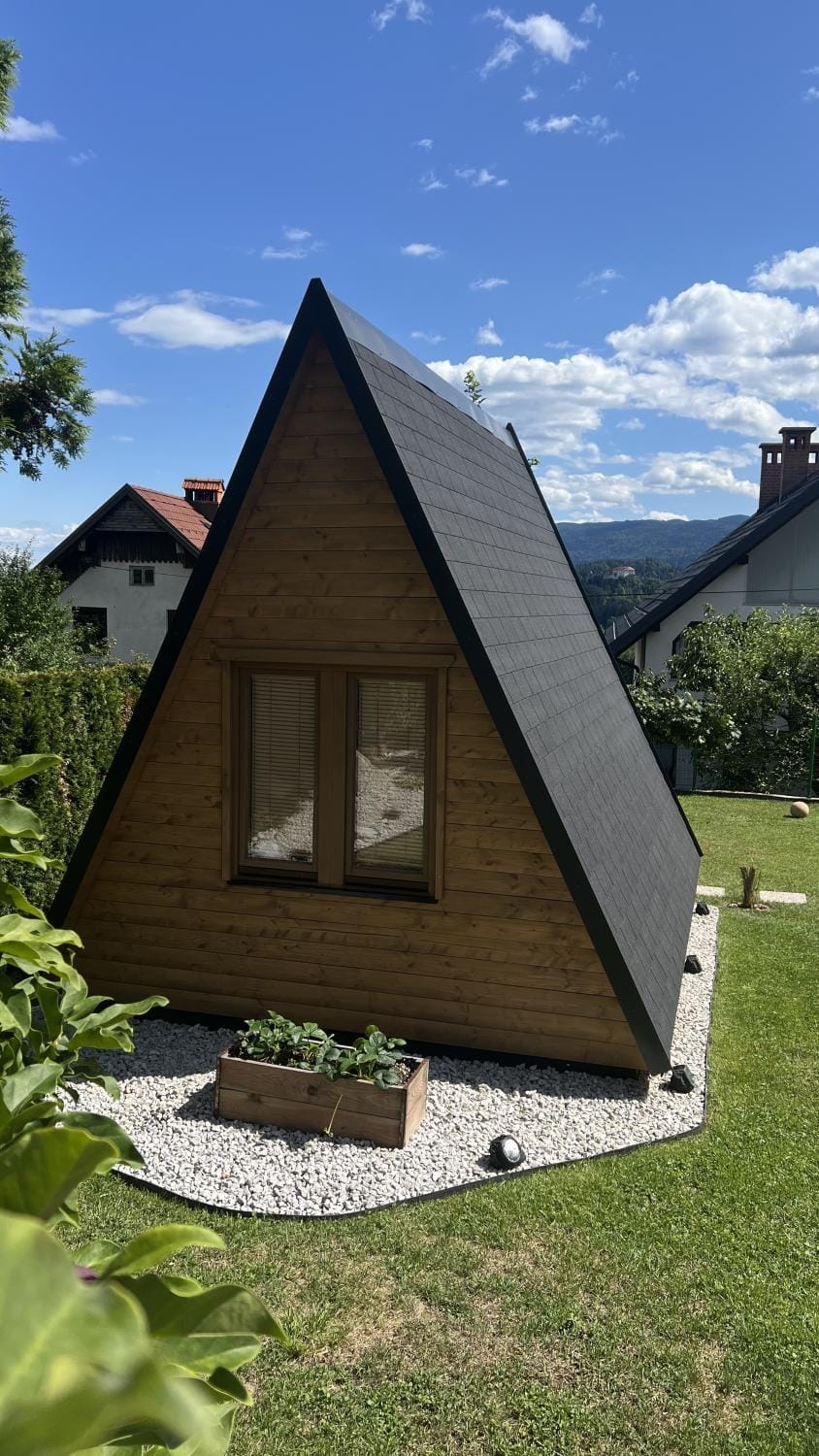 Castle view Chalet - ZemvaStays Luxury tent in Carinthia, Austria