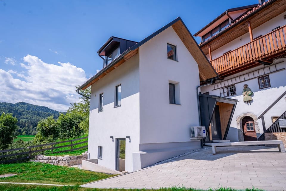 Property building, Facade/entrance
