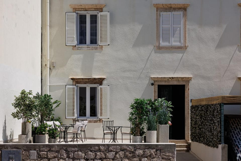 Property building, Balcony/Terrace