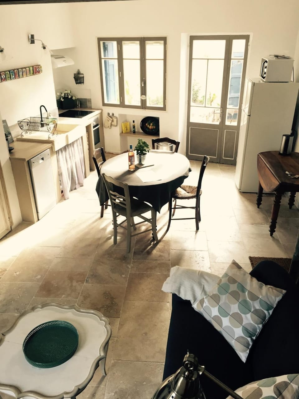 Kitchen or kitchenette, Dining area, dishwasher, stove