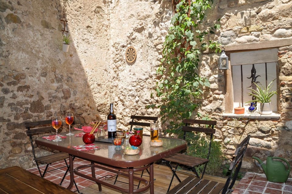 Patio, Day, Balcony/Terrace, Food and drinks, Dining area, Food, Drinks