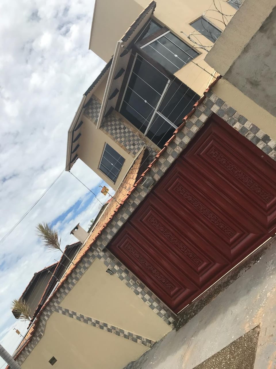 Sobrado Master House in Goiania