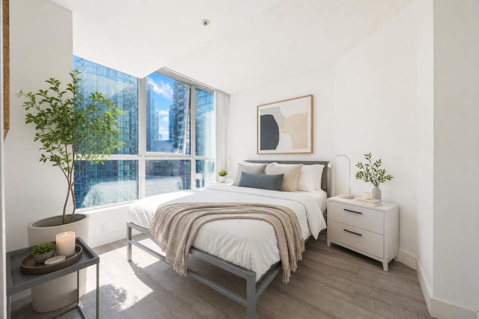 Downtown 2BR with City Views and Great Location Apartment in Vancouver