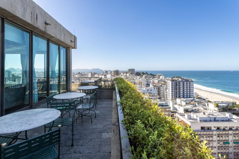 Property building, Day, Natural landscape, View (from property/room), Balcony/Terrace, Dining area, Beach, City view, Sea view