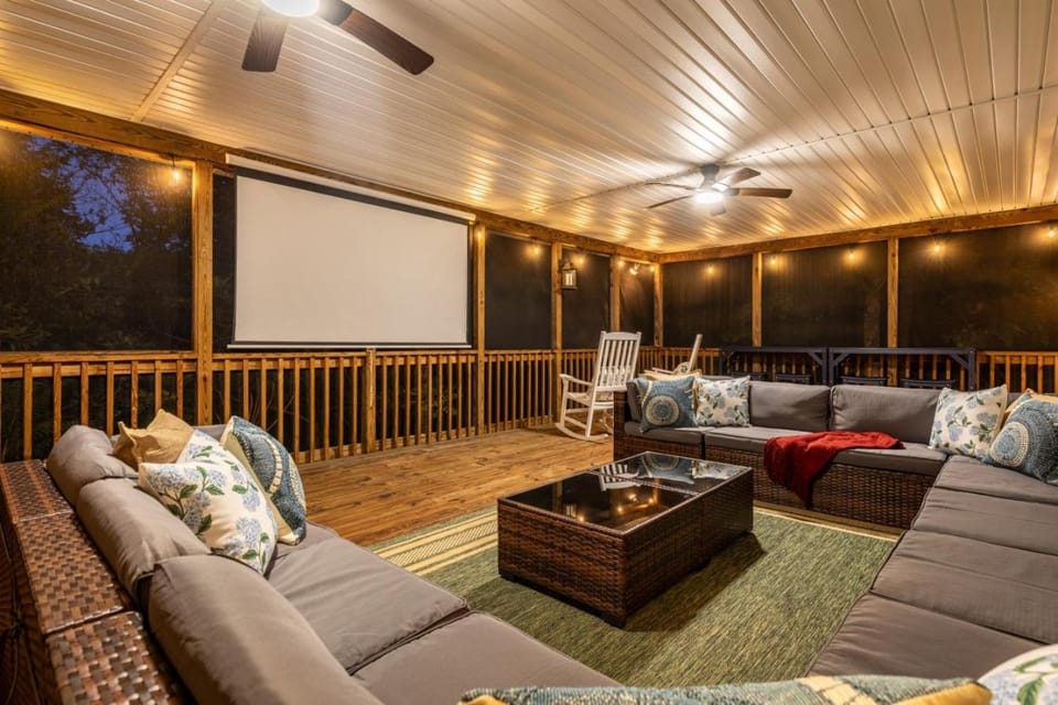 Perch&PineEscape, HotTub, Sauna, Firepit, Gameroom House in Basye