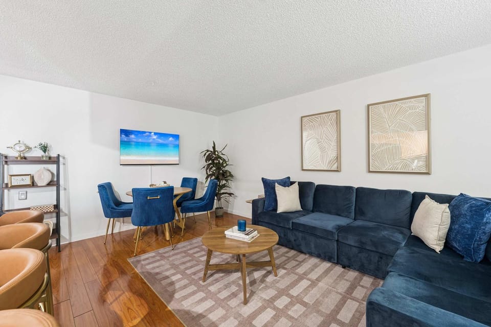 Bahia Serena - Bay Views on Marina With Parking Apartment in North Bay Village