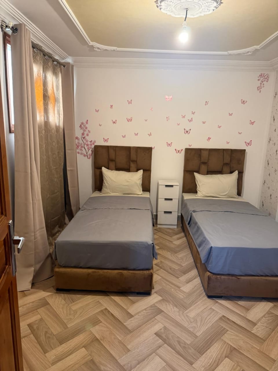 Bed, Photo of the whole room, Bedroom