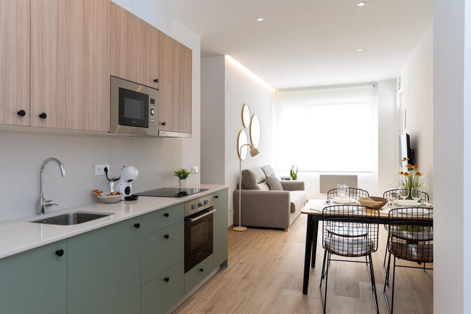 Kitchen or kitchenette, Living room, Seating area, Dining area