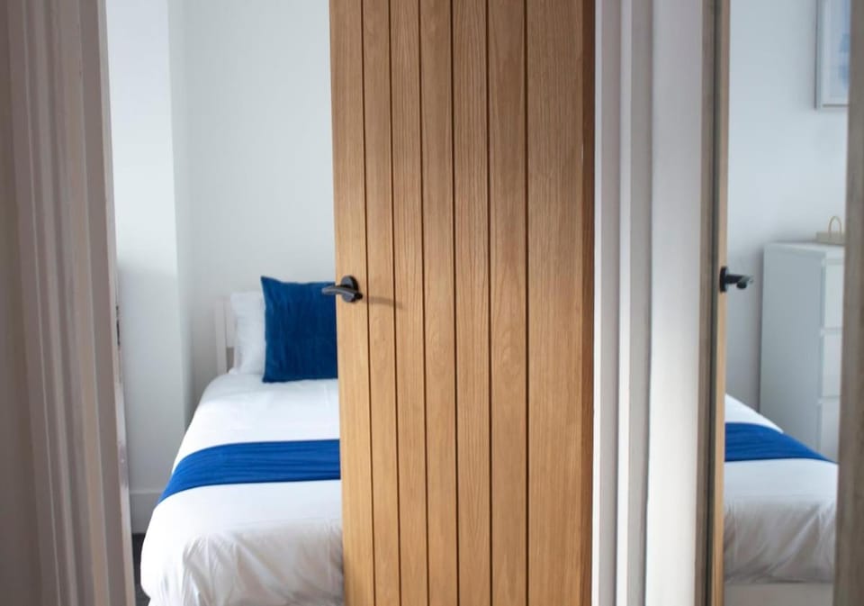 Bed, Bedroom, wardrobe