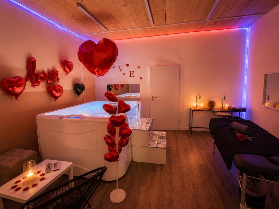 LoveRoom & Jacuzzi Bed and Breakfast in Haute-Savoie