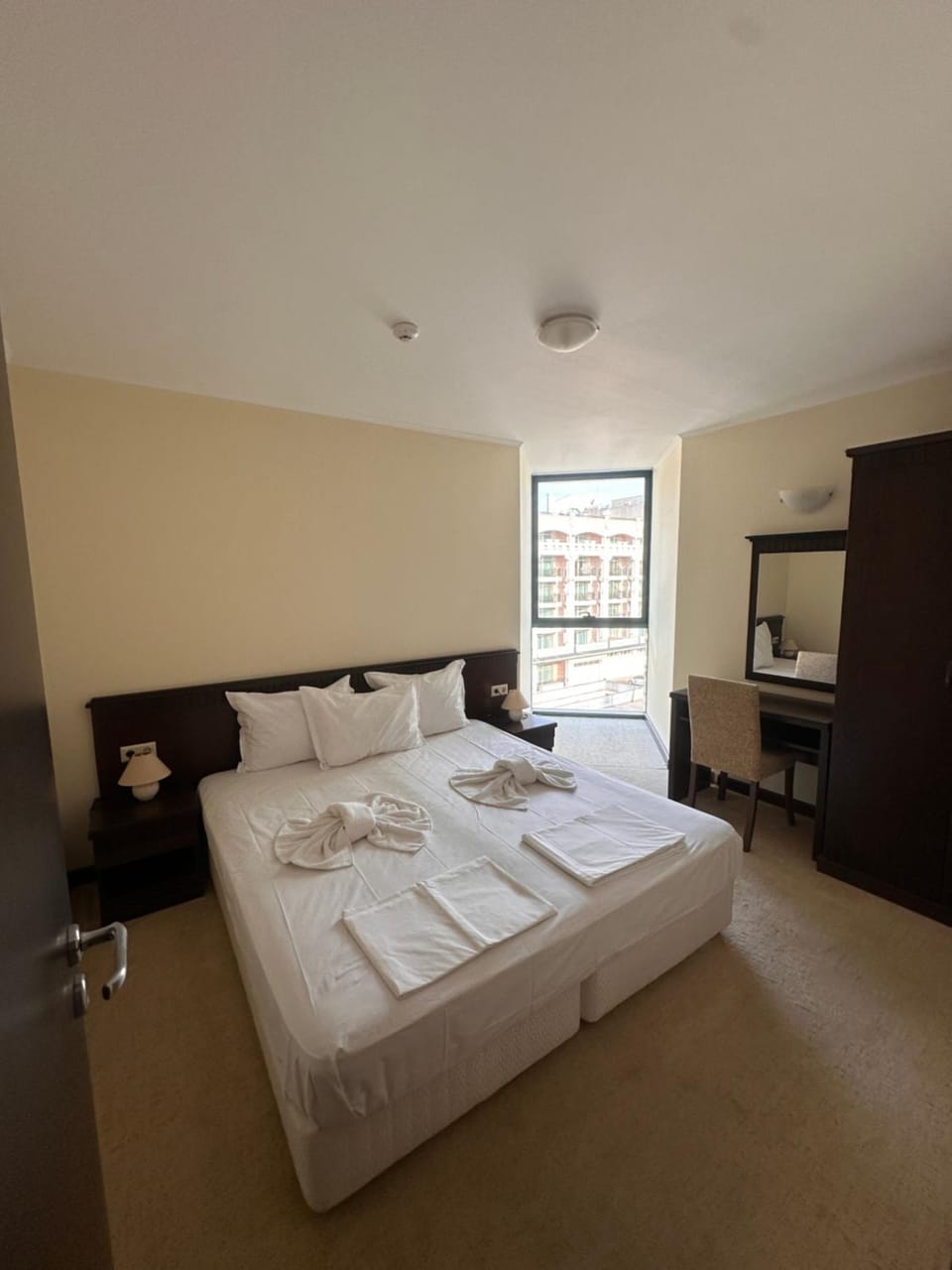 Bed, Photo of the whole room, Bedroom, wardrobe